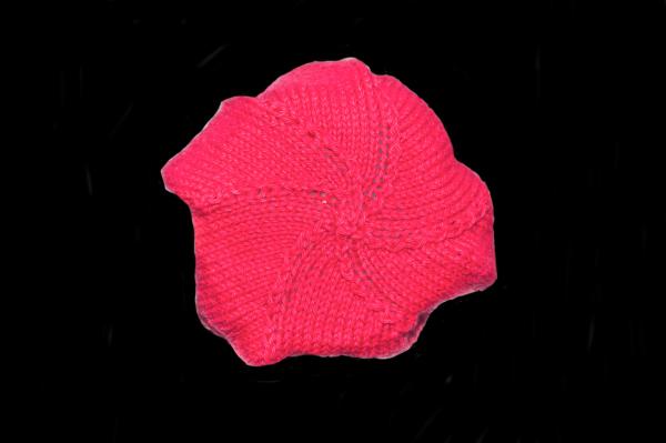 Hand knitted baby cap in red and white with a head circumference 41 cm 16,14 inch